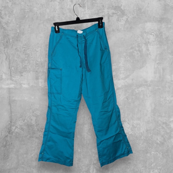 Women's Wonder Flex Blue Scrub Set - Picture 3 of 6